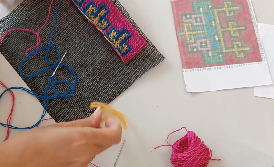 Three-dimensional pre-hispanic textiles